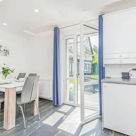 Stunning In With 2 Bedrooms And Wifi *