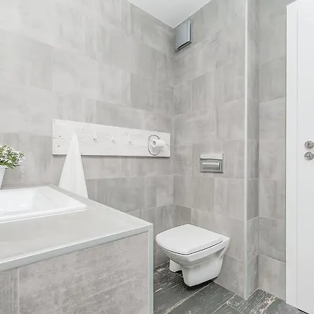 Stunning In With 2 Bedrooms And Wifi